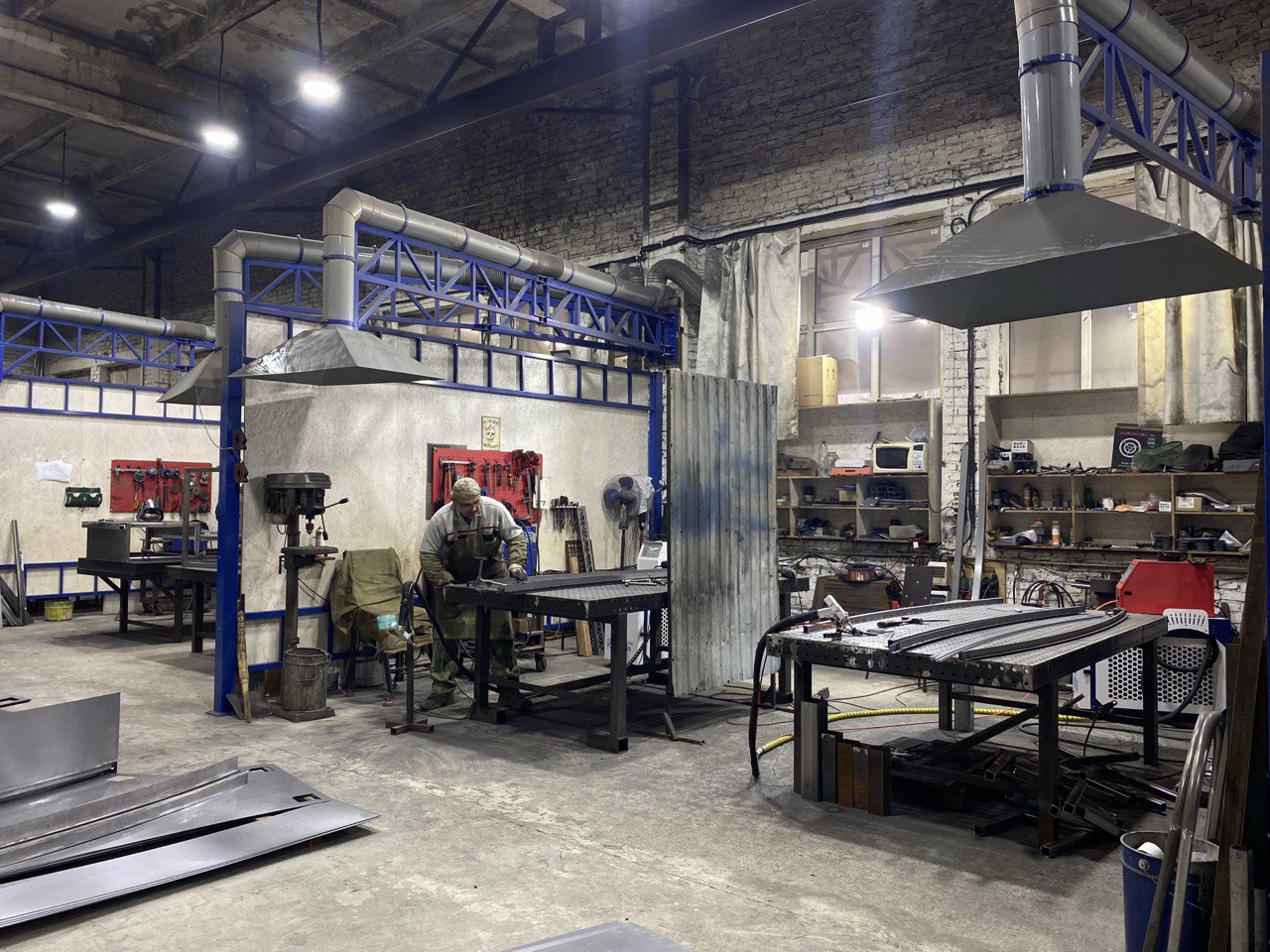 Сварочный участок с вытяжной вентиляцией