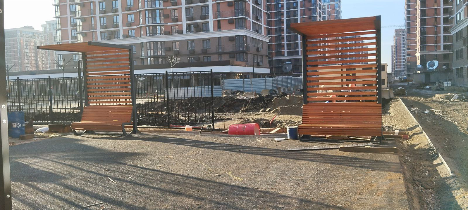МАФы и горка в ЖК