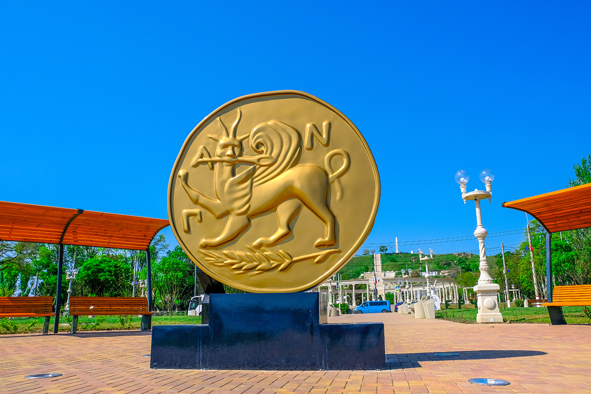 Стеклопластиковая фигура "Монета"